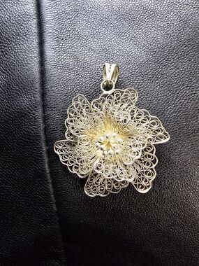 Sterling Silver Filigree Flower Pendant Necklace - Elegant Women's Jewelry